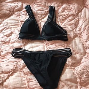 Black bikini